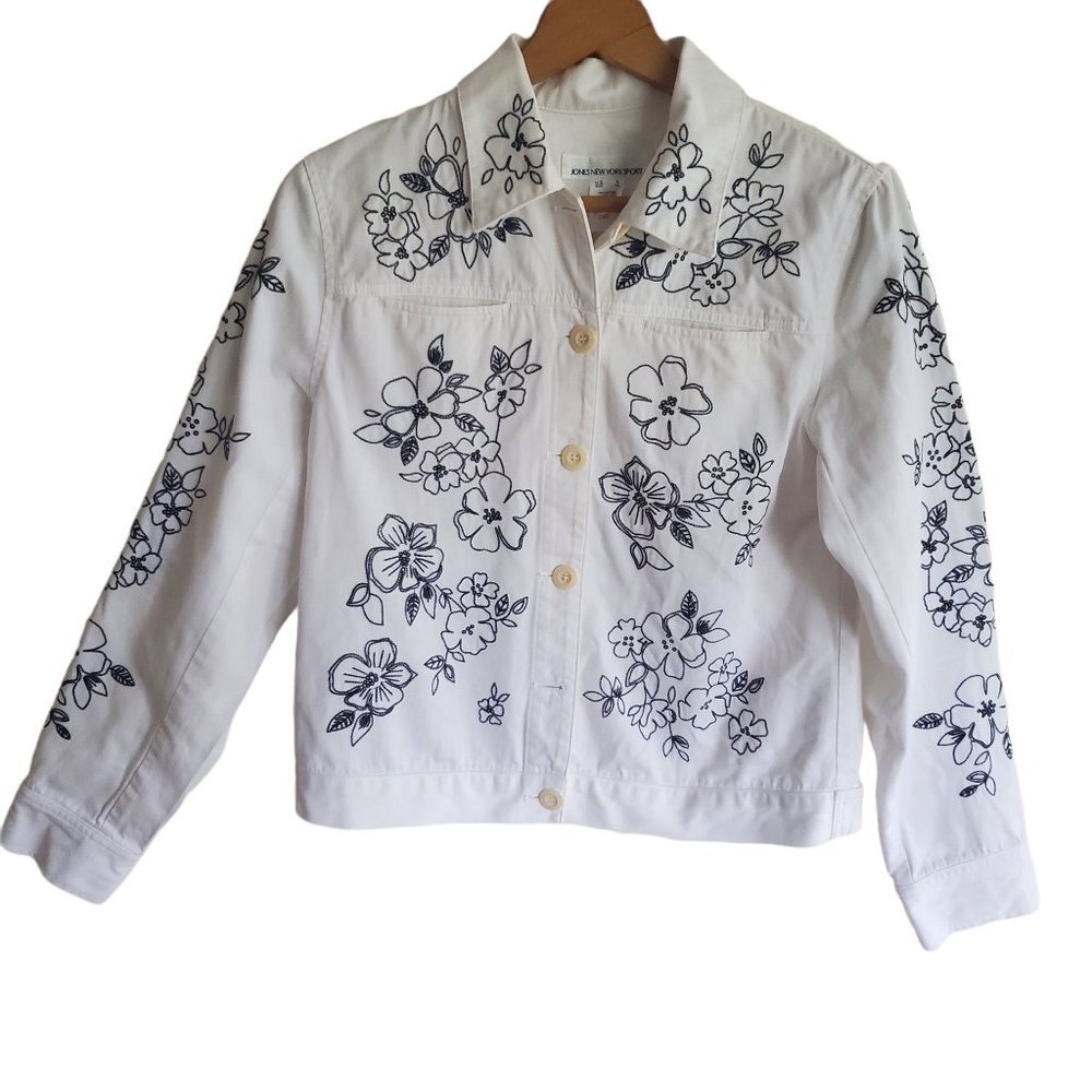 Y2K White Jean Jacket Size Small Embroidered Floral Boho Bohemian Flower Retro